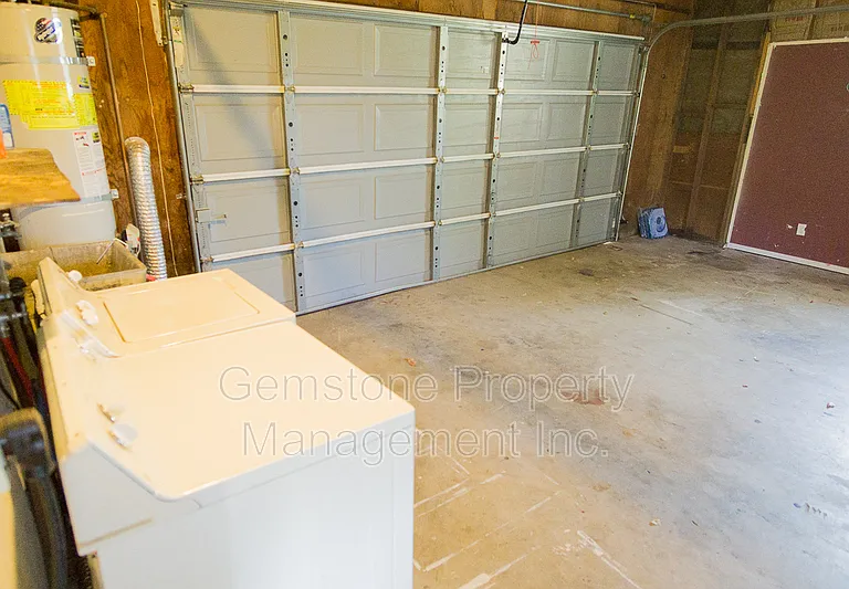 5220 Joan Ct — Photo 22