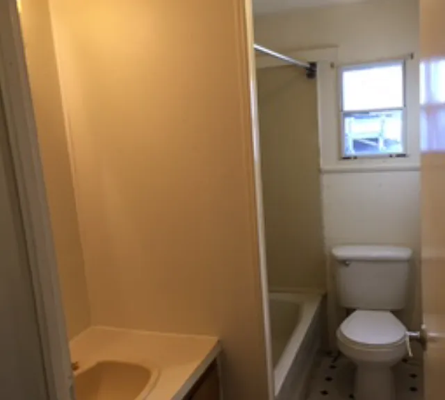1909 W College St #6 — Photo 7