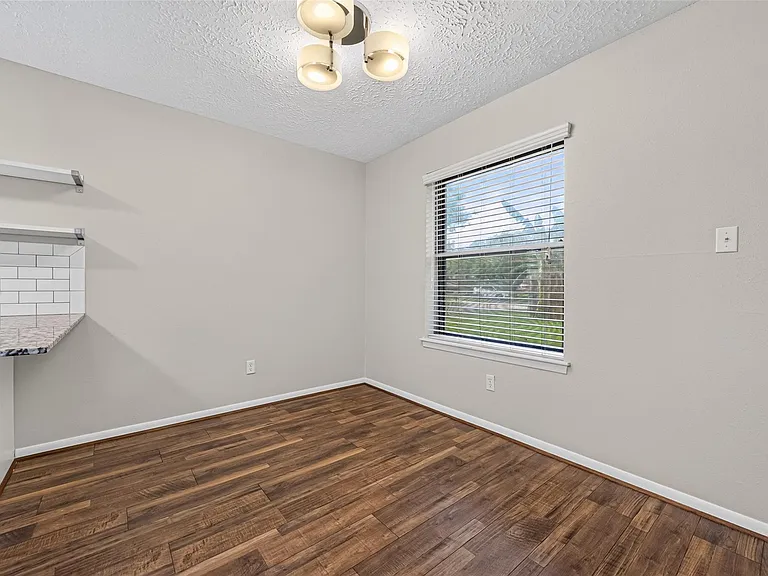 5346 King Richard Dr — Photo 12