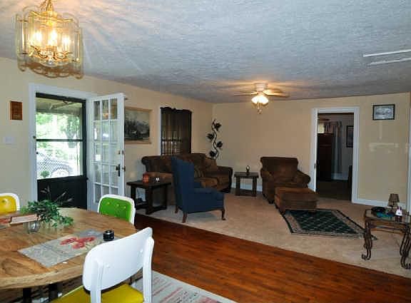 3rd image of 2105 Sultana Ave