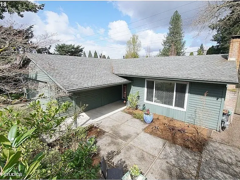 9345 SW Klamath Ct — Photo 1