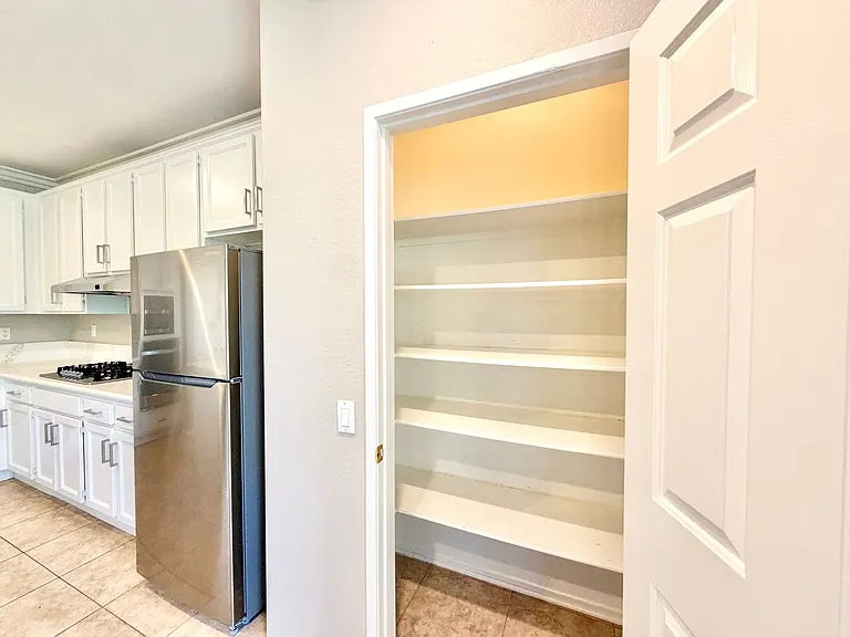 42041 Delmonte St — Photo 13
