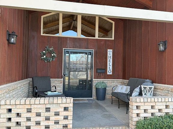 2nd image of 3621 Robin Rd