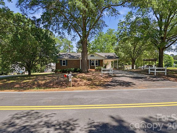 2nd image of 2068 Knight Rd
