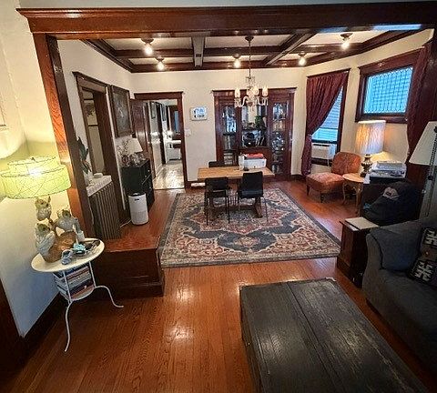 2nd image of 2448 W Gunnison St #1