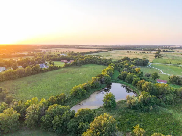173 E 47th Hwy, Girard, KS 66743