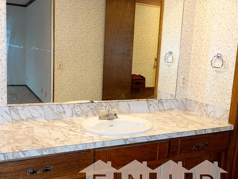 2117 Camelot Dr — Photo 23
