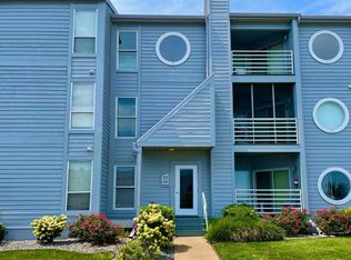 304 Clinton Reef Dr, Pt Clinton, OH 43452