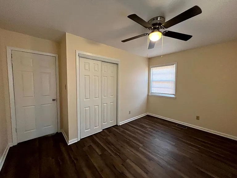 944 Lark Dr — Photo 12