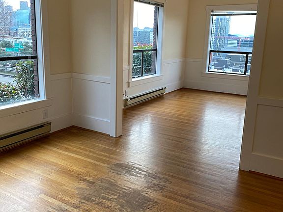 3rd image of 602 Melrose Ave E APT 201