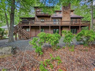 50 Wedge Dr, Lake Ariel, PA 18436