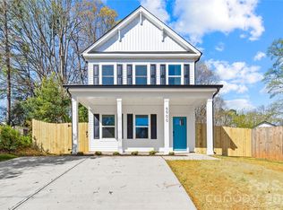 6900 Barrington Dr, Charlotte, NC