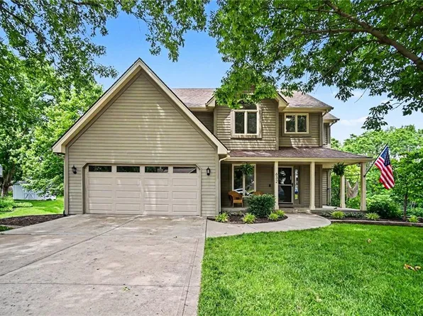 632 Taylor Dr, Liberty, MO 64068