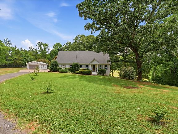 2nd image of 8301 Waxhaw Creek Road