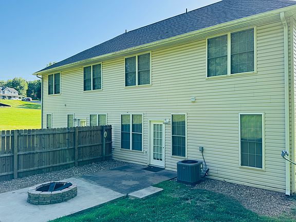 3rd image of 260 Lacey St #260