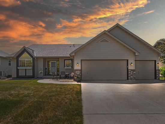 2972 Clary Ct, Shakopee, MN 55379