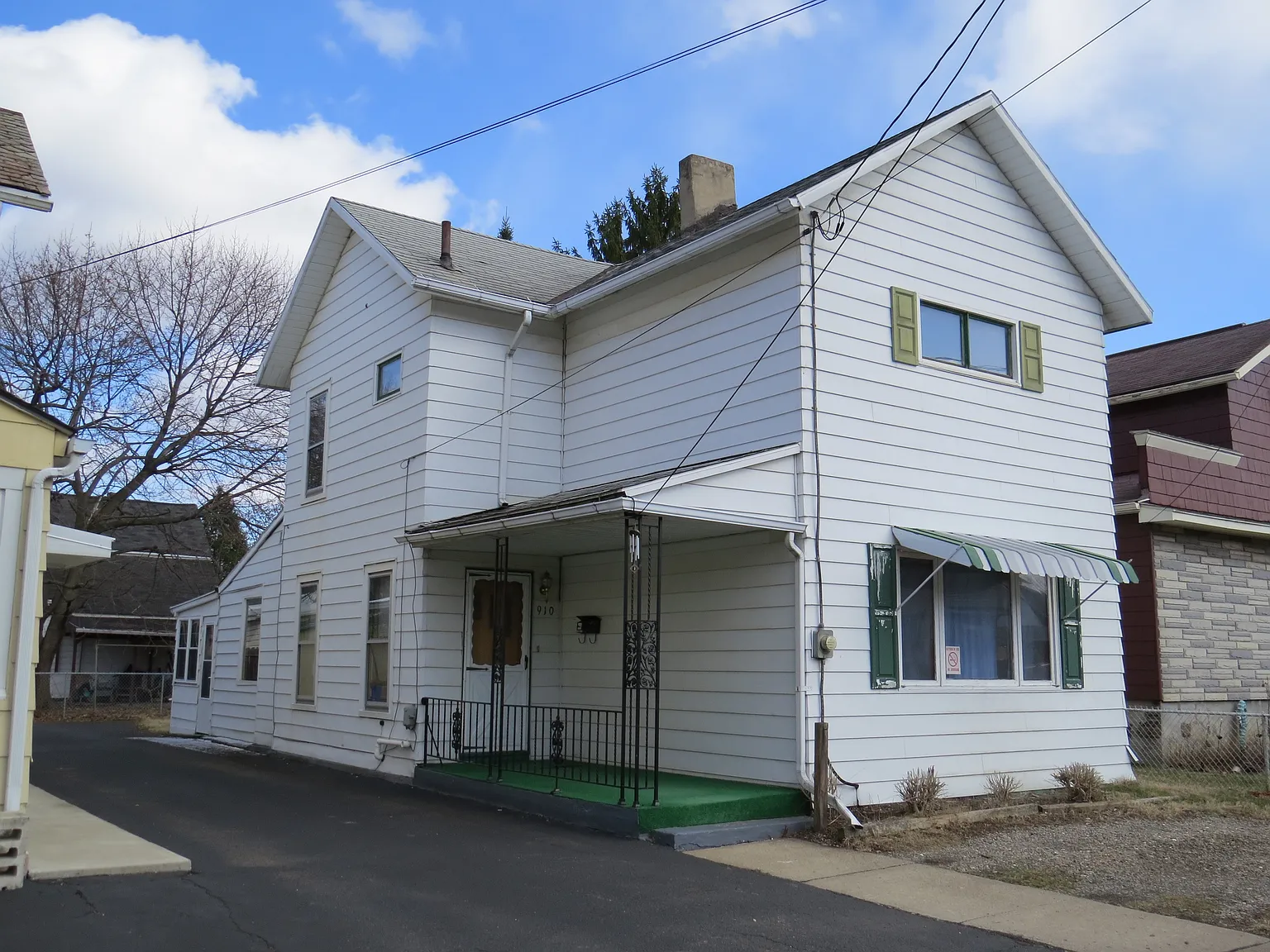 910 Magee St photo 1