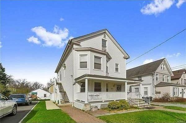 Front of house. Pvt entrance on side 2nd fl.