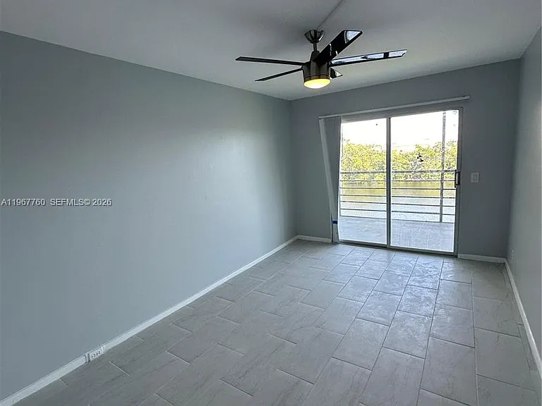 4067 Ainslie #4067-D — Photo 12