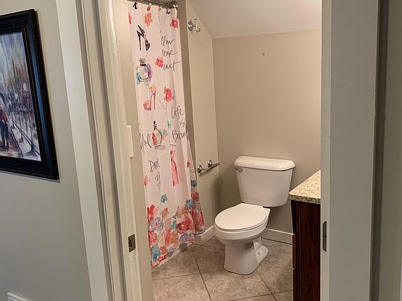 2nd image of 804 Tennis St