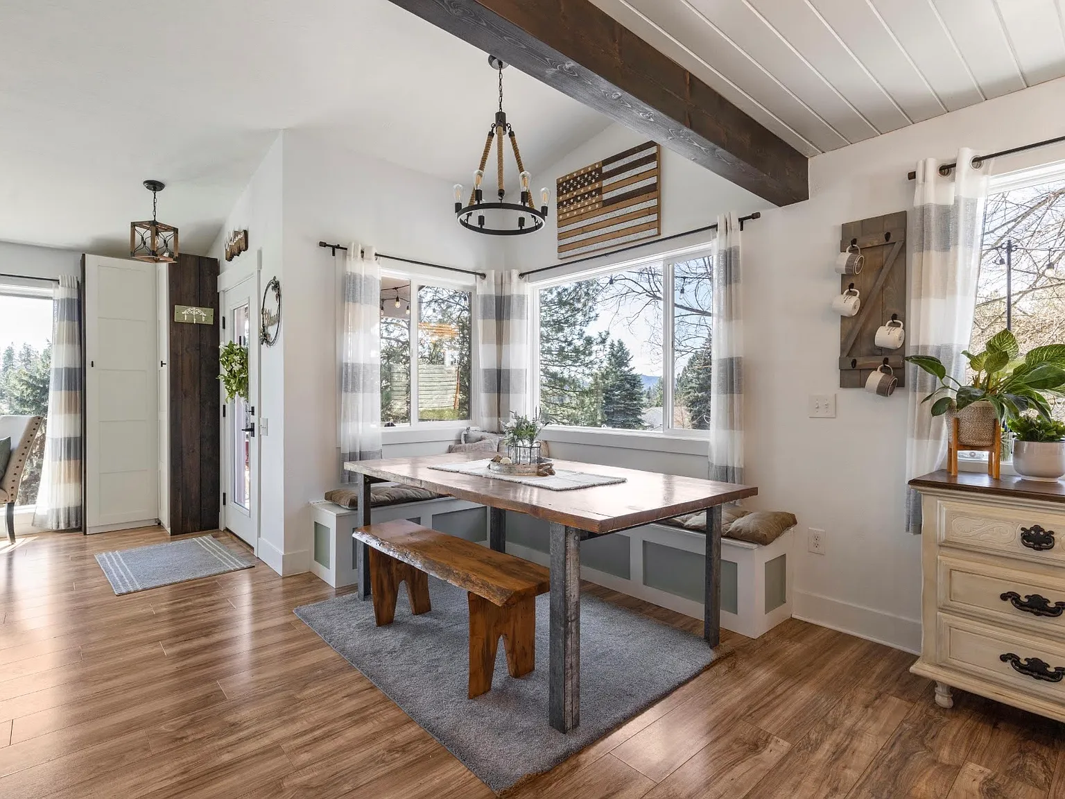 5 bed, 2592 sqft, $950 — Photo 4