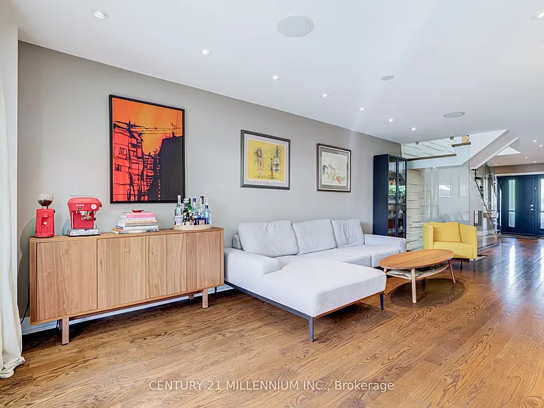 30 Queensmill Ct — Photo 7