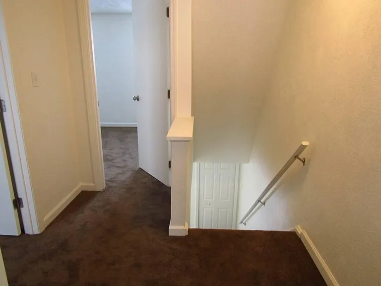 1254 Argonne Dr — Photo 17
