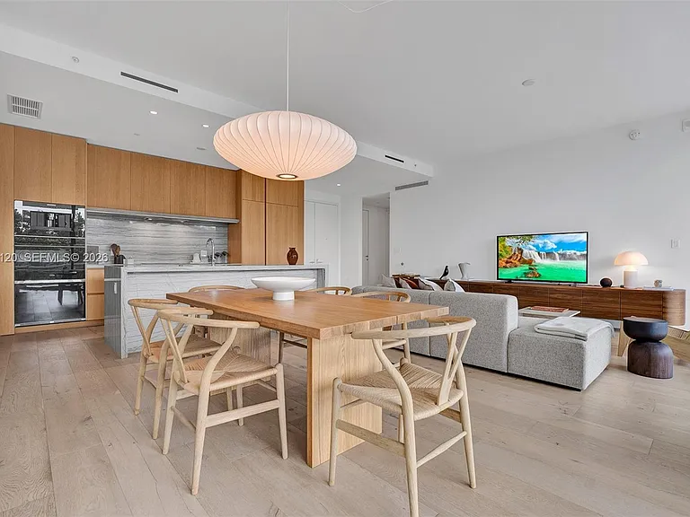 8701 Collins Ave #304 — Photo 11