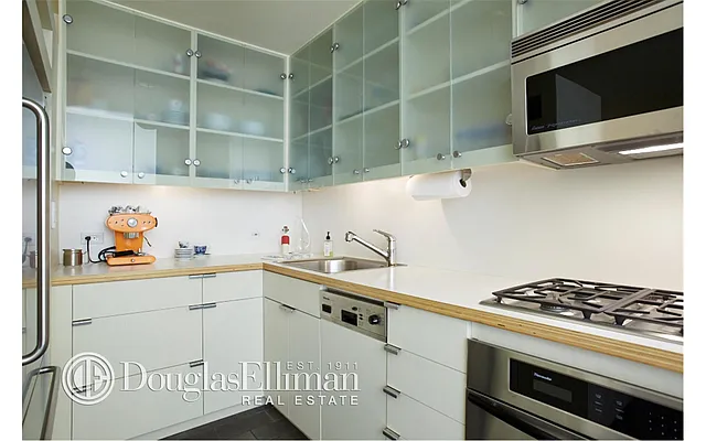 Sold by Douglas Elliman | media 14