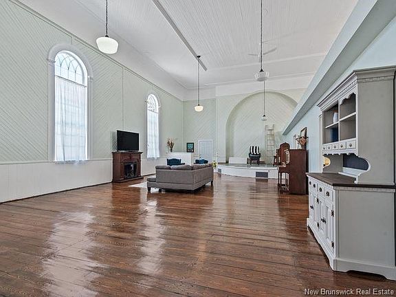 3rd image of 32 Marys Point Rd