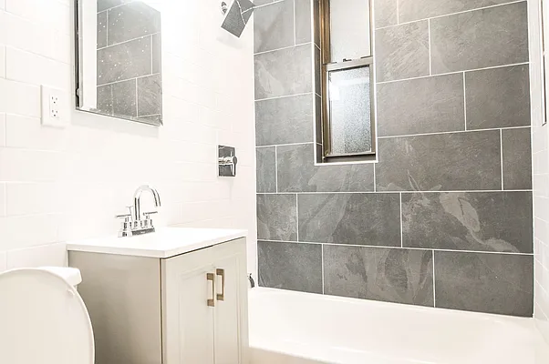 Rented by Delta Commercial Real Estate | media 14