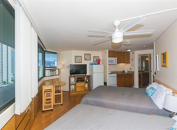 5th image of 1700 Ala Moana Blvd APT 1601
