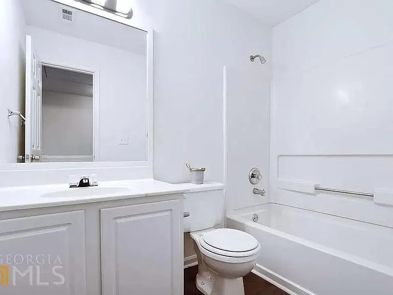Guest bath with Shower Tub combo
