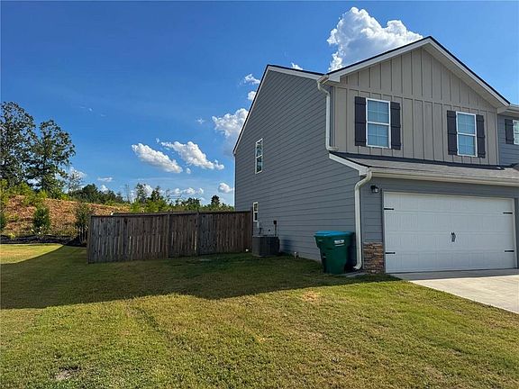 4th image of 115 Oxford Ln
