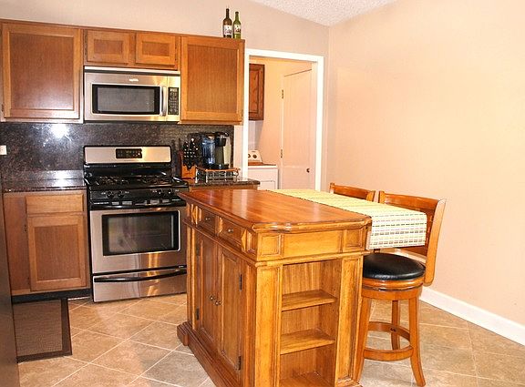 3rd image of 4535 Shorewood Dr N