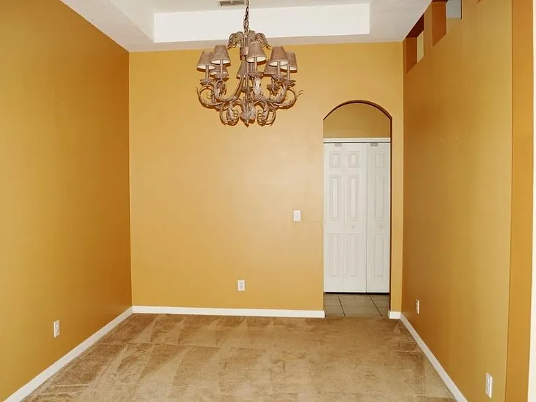Dinning Room (Previous paint)