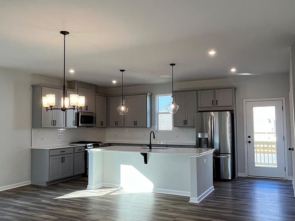 1st image of 2420 Whistler Way NE