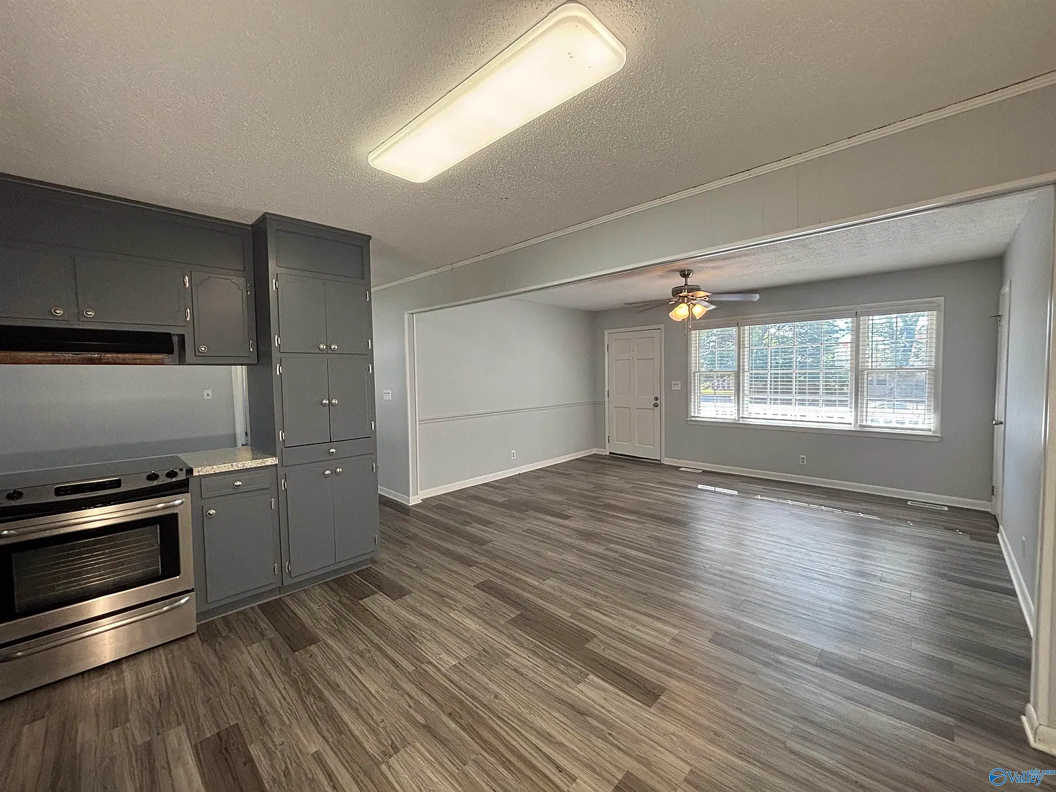 3 bed, 2.0 bath, 1225 sqft, $1,600 — Photo 4