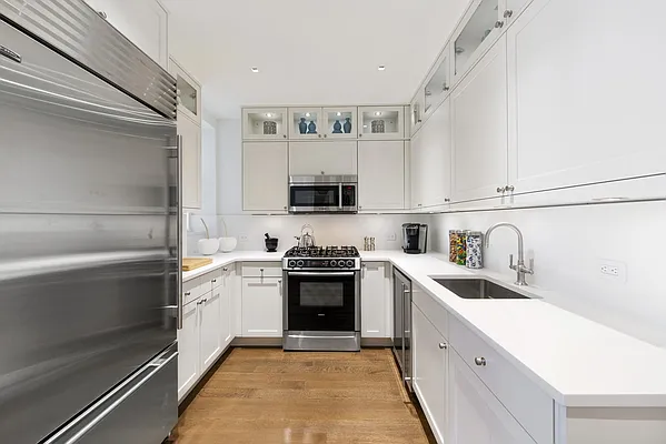 Sold by Nest Seekers International | media 40