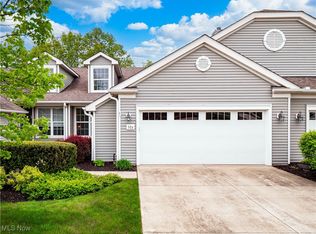 526 Hyannis Port Cir, Avon Lake, OH 44012