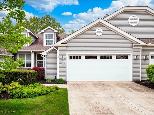 526 Hyannis Port Cir, Avon Lake, OH 44012