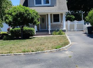81 Davis Ave, Port Jefferson Station, NY 11776