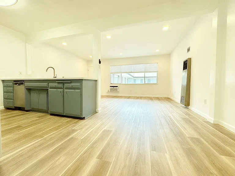 10707 Landale St — Photo 18