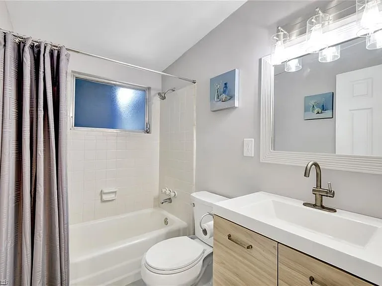 2047 Harbor Ln — Photo 15