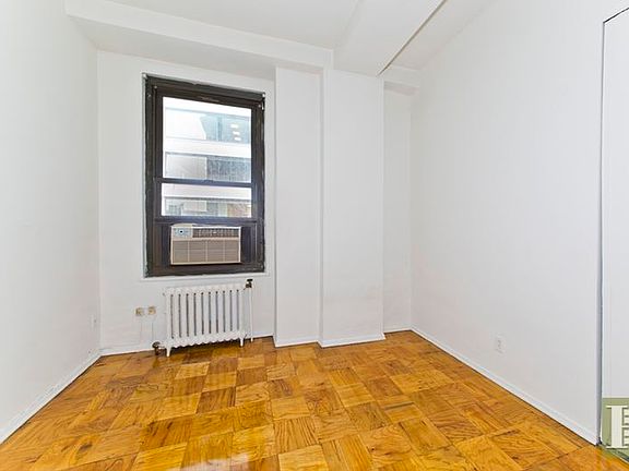 5th image of 160 Front St APT 3G