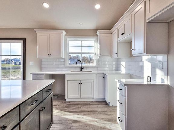 3rd image of 559 Cannondale Ave