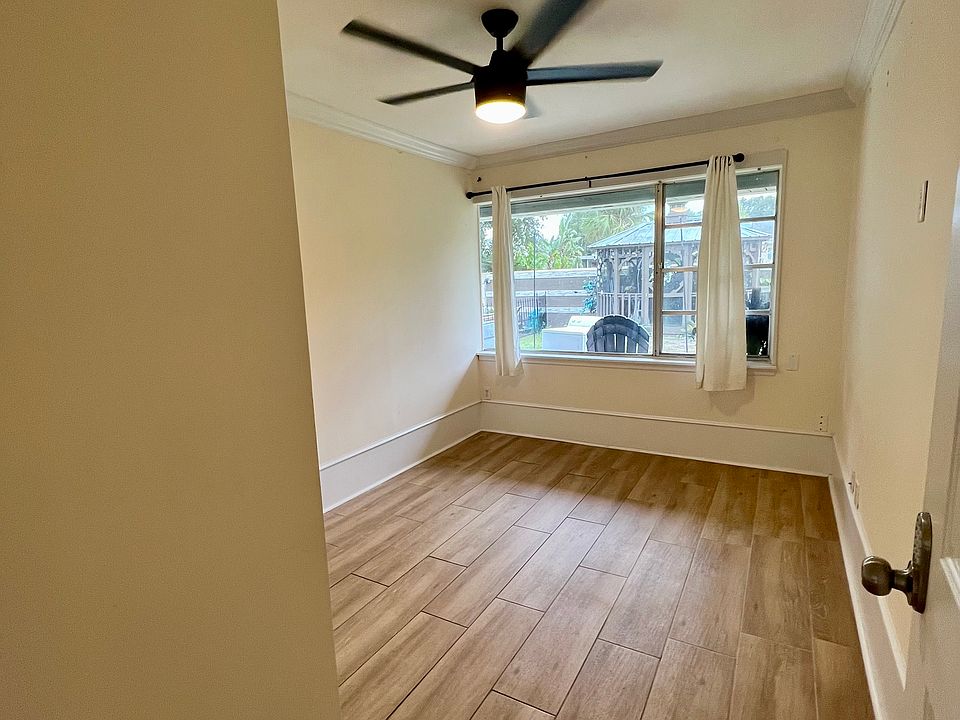 1st image of 211 Arricola Ave #3