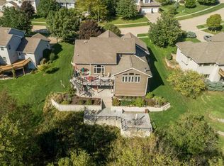 260 Knowling Dr, Coralville, IA 52241