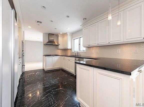 5th image of 1233-32 Beech St