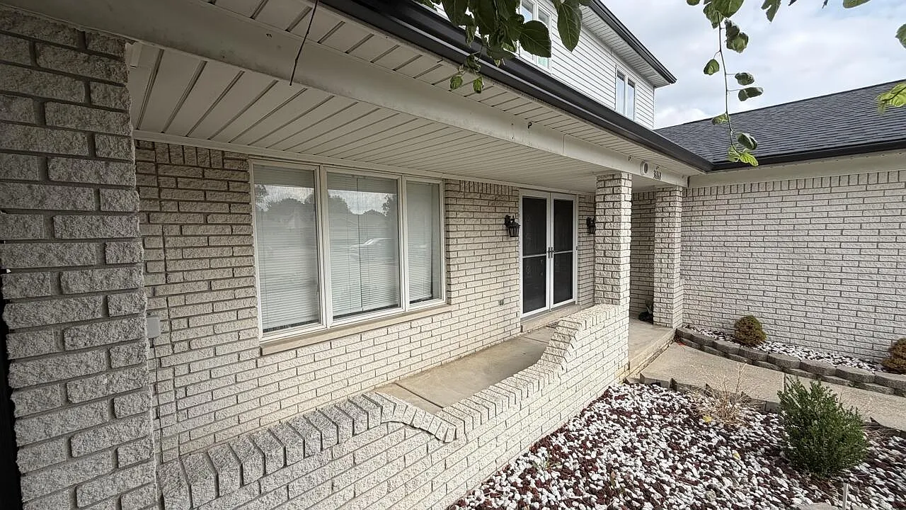 4 bed, 3.5 bath, 4364 sqft, $3,350 — Photo 4